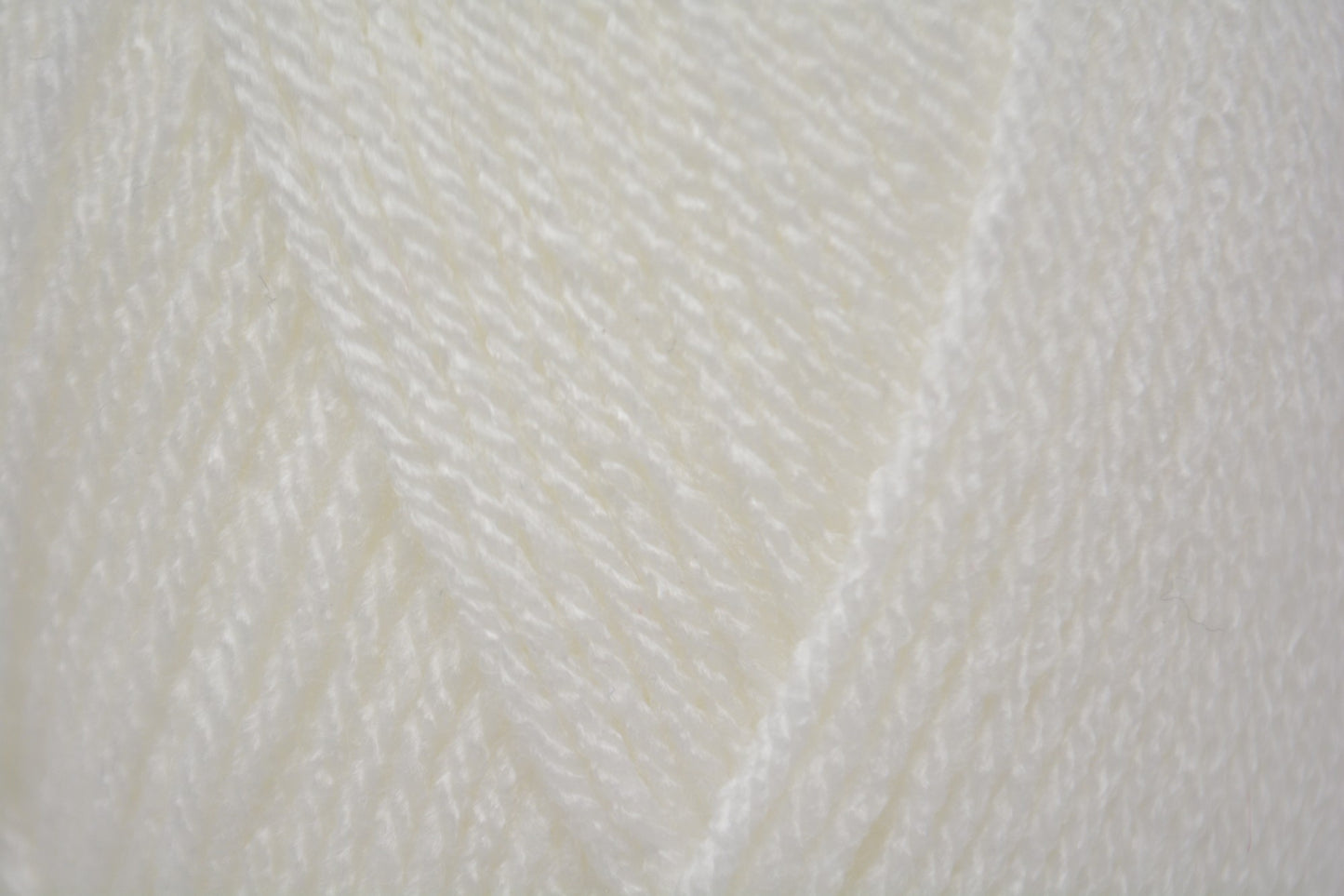 Classic DK - White 100g