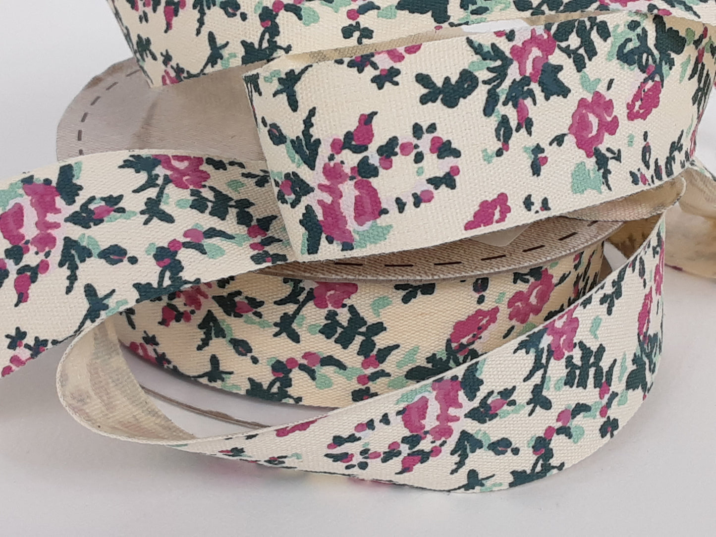 Ribbon: Cotton:25mm: Floral