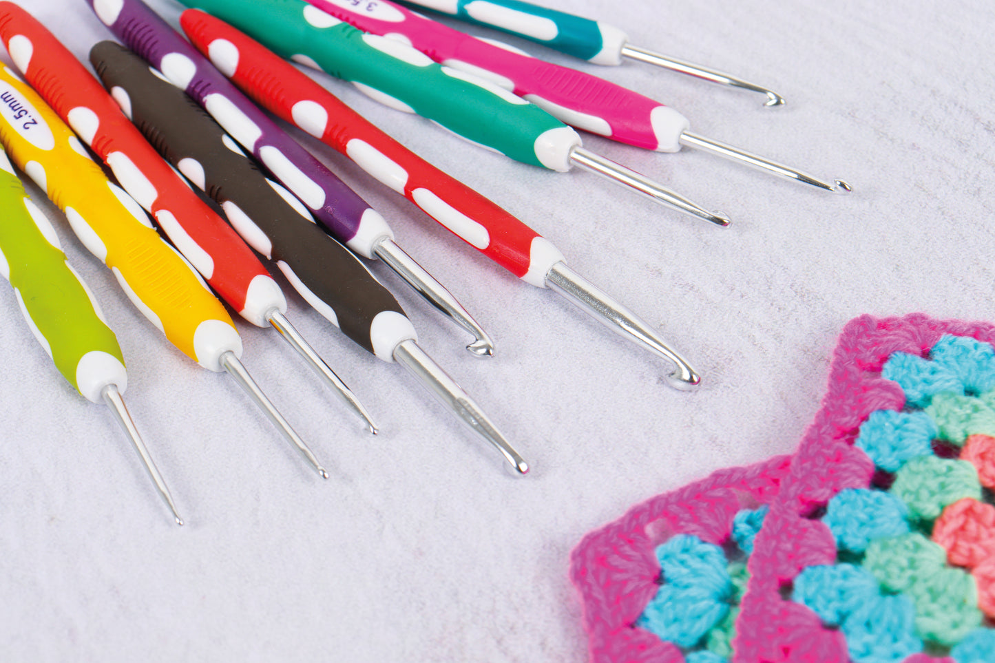 Crochet Hook Set: Soft Grip: 16.5cm x 2.00 - 6.00mm: Pack of 9
