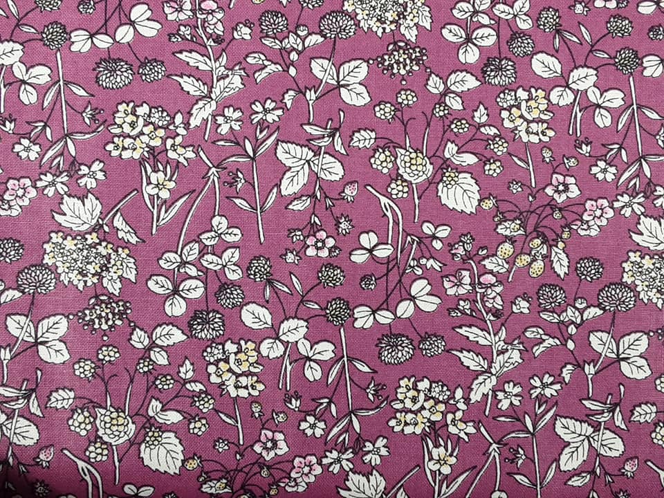 Pale Plum Leaf and Flower Pattern