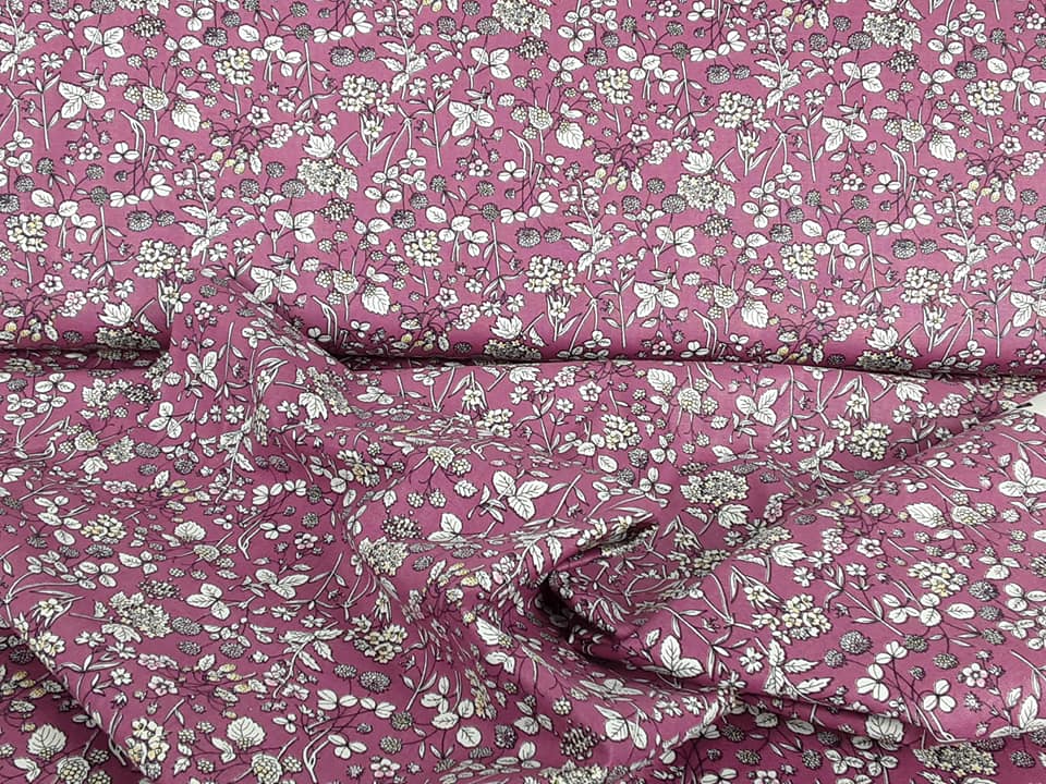 Pale Plum Leaf and Flower Pattern